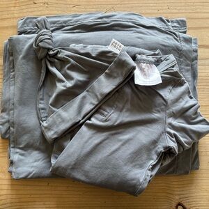 MEBIE BABY - Swaddle, hat & receiving blanket — GRAY